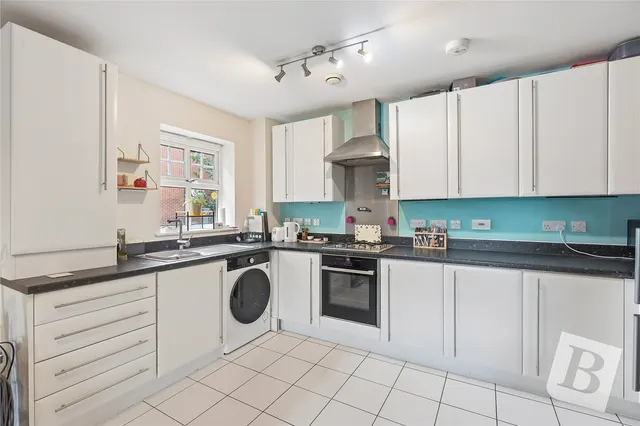 Bessemer Close, Basildon, SS16, photo 2