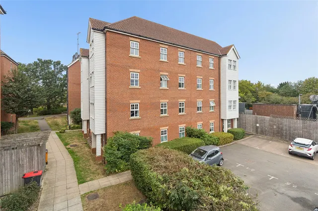 Bessemer Close, Basildon, SS16, photo 1
