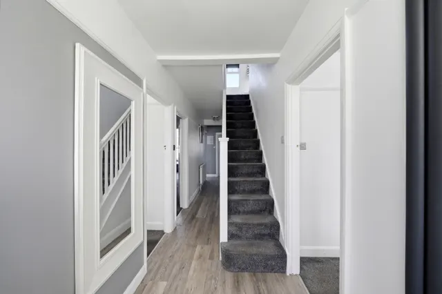 Tudor Avenue, Worcester Park, KT4, photo 2