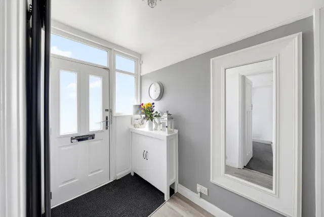 Tudor Avenue, Worcester Park, KT4, photo 3