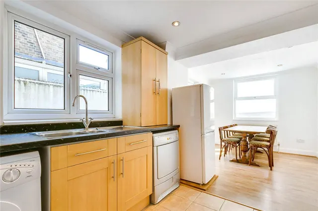 Photo 3 — Flat 1, 201 Queenstown Road, London