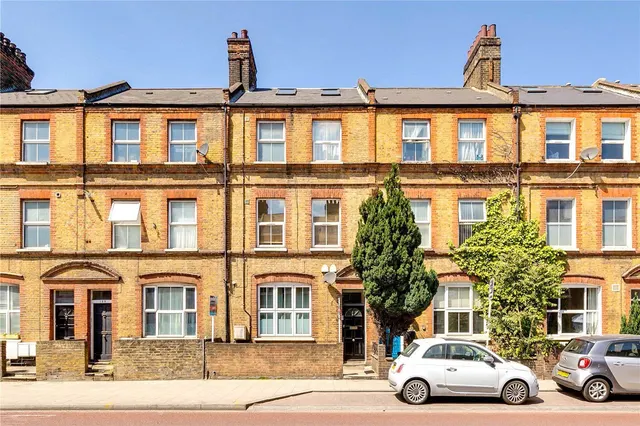 Flat 1, 201 Queenstown Road, London, photo 1