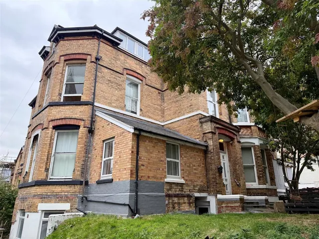 Cromwell Parade, Scarborough, YO11, photo 1