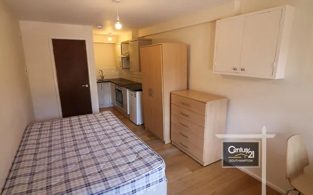 Portswood Road, Southampton, SO17, photo 3