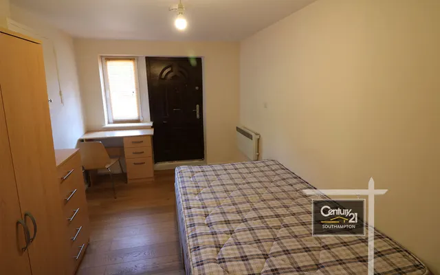 Portswood Road, Southampton, SO17, photo 2