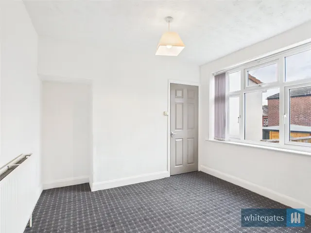 Victoria Park Avenue, Bramley, LS13, photo 3
