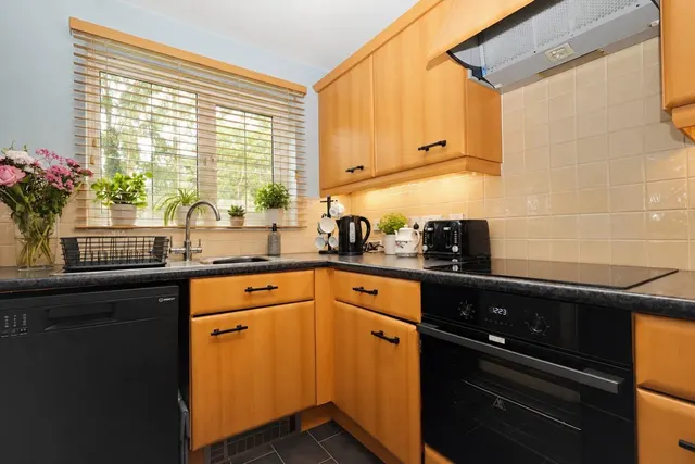 Pavilion Close, Stanningley, LS28, photo 3