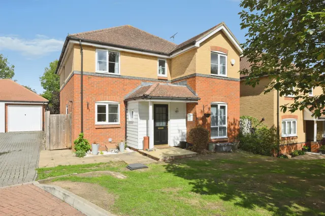 Ellis Close, Hoddesdon, photo 1