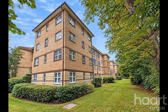 Earls Meade, Luton, LU2, photo 1