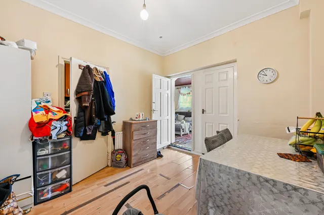 Kohat Road, London, SW19, photo 2