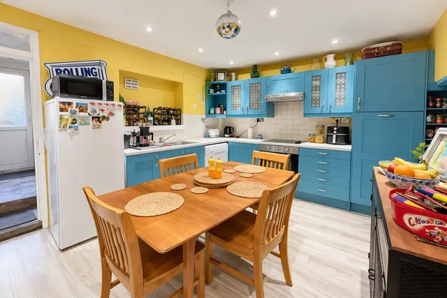 Millbrook, PL10, photo 3