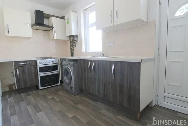 Photo 2 — Upper Woodlands Road, Bradford BD8 9JE