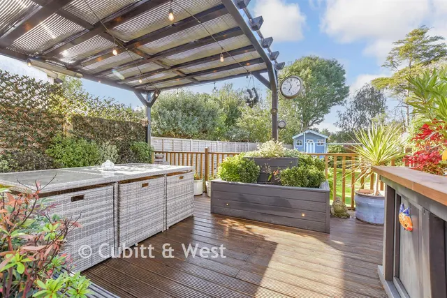 Tattenham Grove, Epsom, KT18, photo 2
