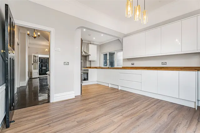 Photo 3 — Chandos Avenue, Whetstone, N20 9EG