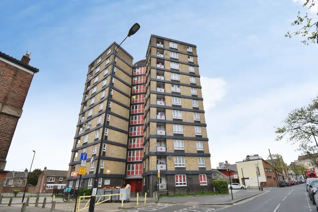 Boundary Road, London, E13, photo 3