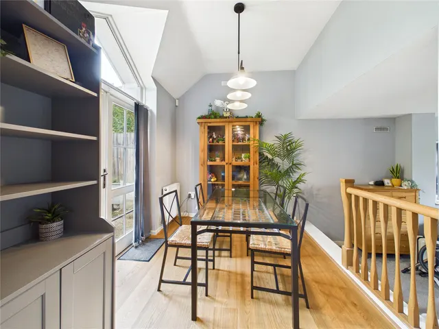 Van Diemans Road, Chelmsford, CM2, photo 3
