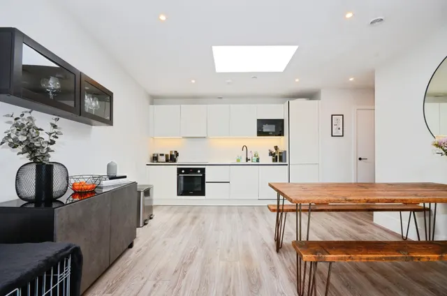 Field End Road, Ruislip, HA4, photo 2