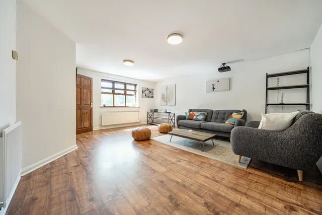 Photo 2 — Henrietta Close, SE8
