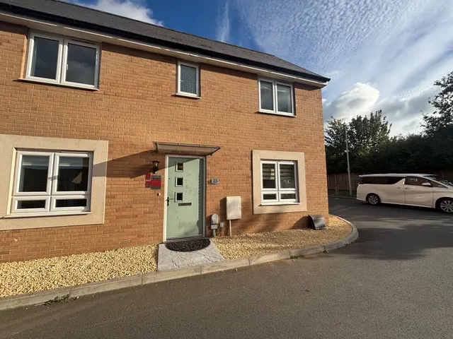 Snowdrop Drive, Emersons Green, Bristol, photo 1