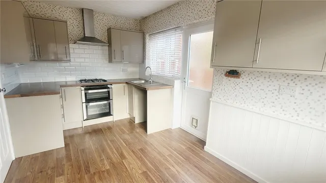 St. Clements Avenue, Farington, PR25, photo 3