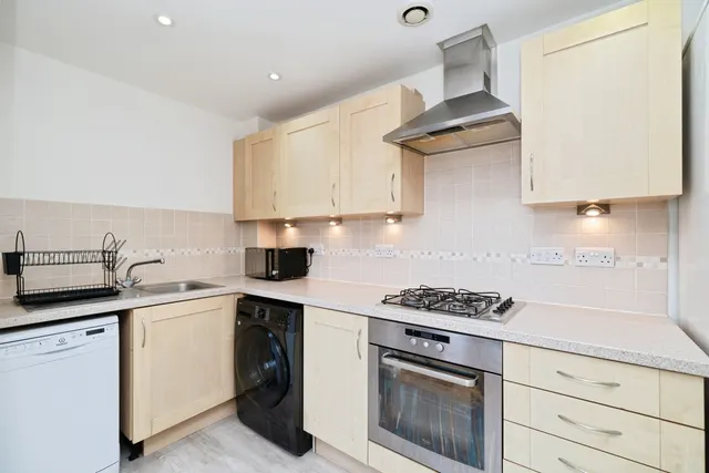 Buffers Lane, Leatherhead, KT22, photo 3