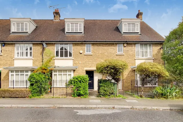 13 Lady Aylesford Avenue, Stanmore, photo 1