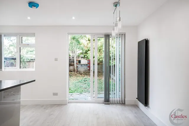 Chester Road, Edmonton, N9, photo 3