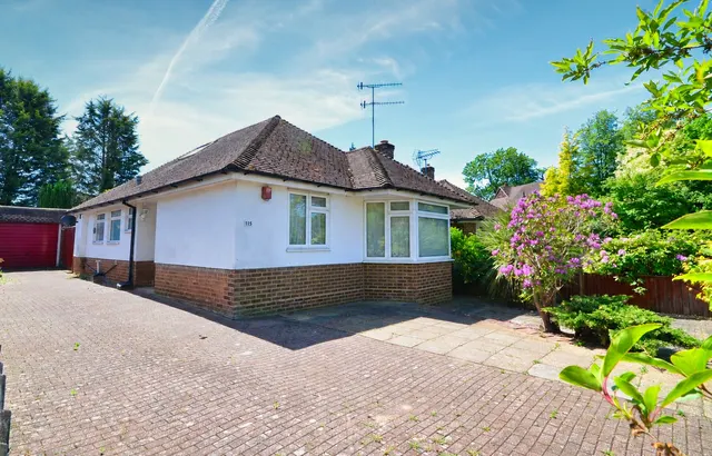 Heathcote Drive, East Grinstead, RH19, photo 1