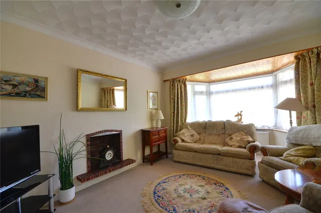 Heathcote Drive, East Grinstead, RH19, photo 3