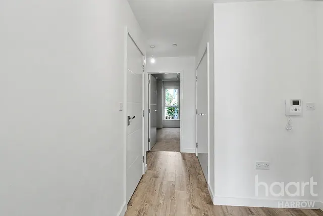 Westmoreland Road, London, NW9, photo 2