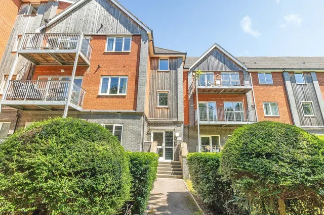 Millward Drive, Bletchley, MK2, photo 1