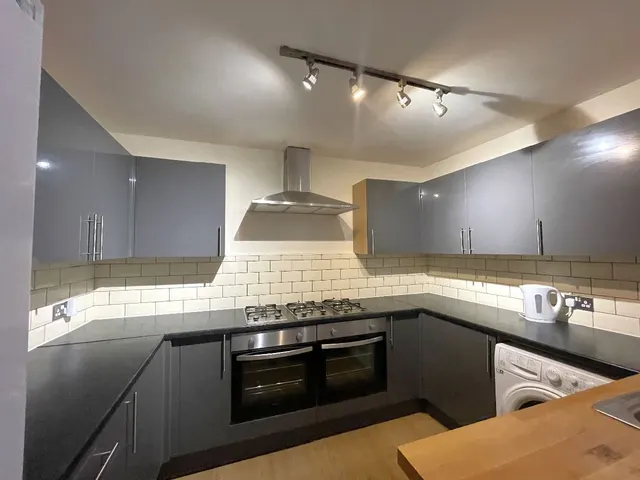 Starle Close, CT1, photo 1