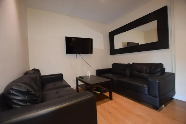 Starle Close, CT1, photo 2