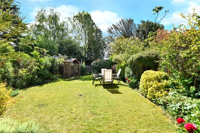 Commonfield Road, Banstead, Surrey, SM7, photo 1