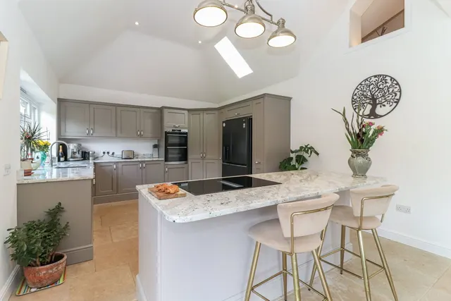 Photo 3 — Spurgrove, Frieth, Henley-on-thames, RG9 6PA