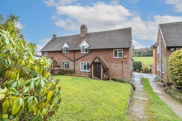 Chiltern Cottages, Buckland Common, HP23, photo 1
