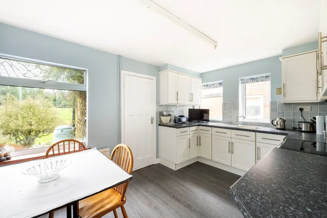 Chiltern Cottages, Buckland Common, HP23, photo 3