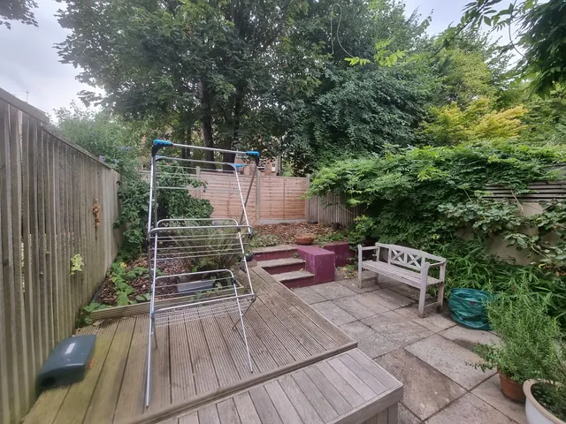 Photo 3 — Archway Road, Highgate, N6 5BS