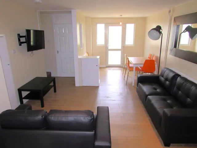 Somner Close, CT2, photo 2