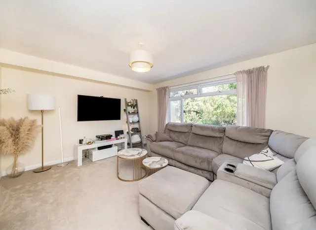 Photo 3 — Manor Road, Twickenham, TW2
