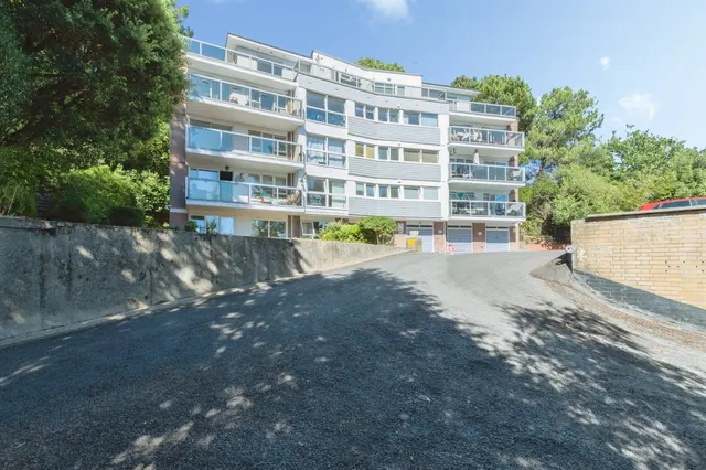 Branksome Wood Road, Bournemouth, BH2, photo 1