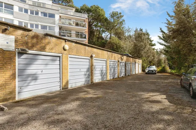 Branksome Wood Road, Bournemouth, BH2, photo 2