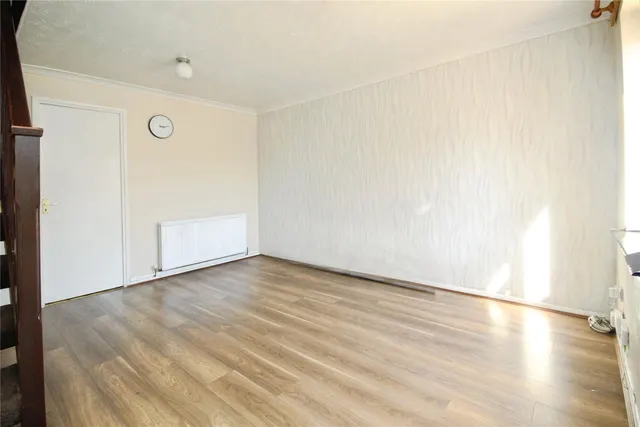 Blossom Close, Dagenham, RM9, photo 1