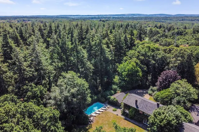 Moonhills Lane, Beaulieu, Brockenhurst, Hampshire, SO42 7YW, photo 1