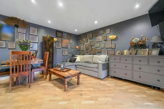 Photo 2 — Fenton Court, Burgess Springs, CM1