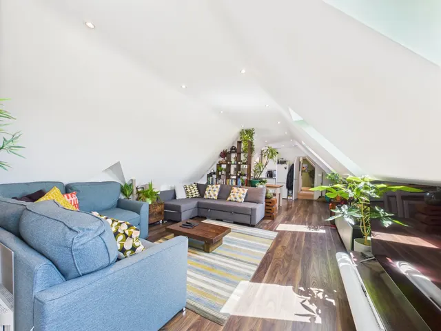 Church Road, Ashford, TW15, photo 2