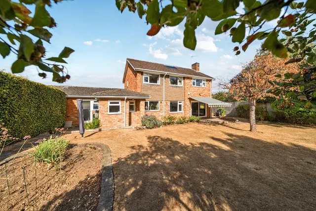 Photo 2 — Netherfield Road, Harpenden, AL5