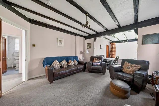 Cranbourne Road, Northwood, HA6, photo 3