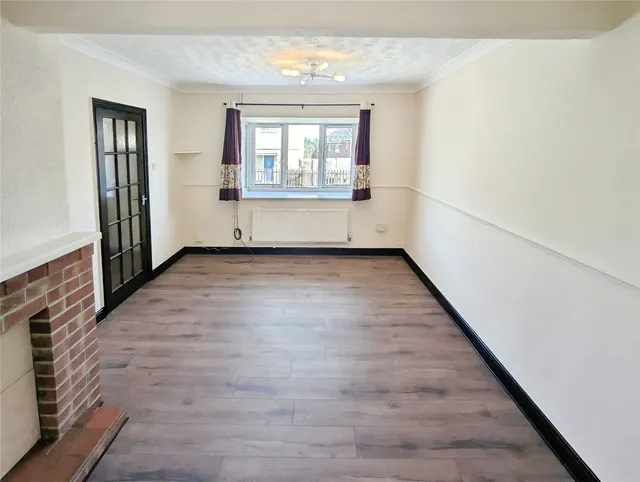 Aviation Lane, Burton-on-Trent, DE13, photo 3