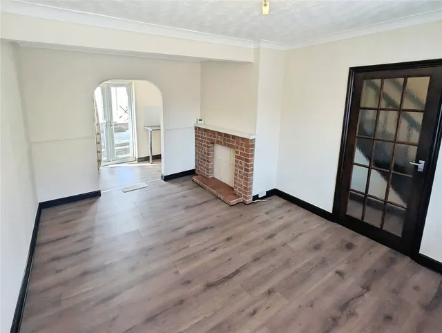 Aviation Lane, Burton-on-Trent, DE13, photo 2